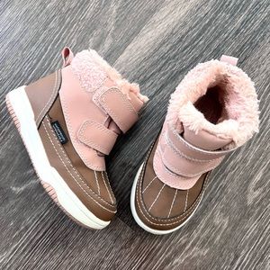 H&M Easy On Waterproof high tops Size 7.5